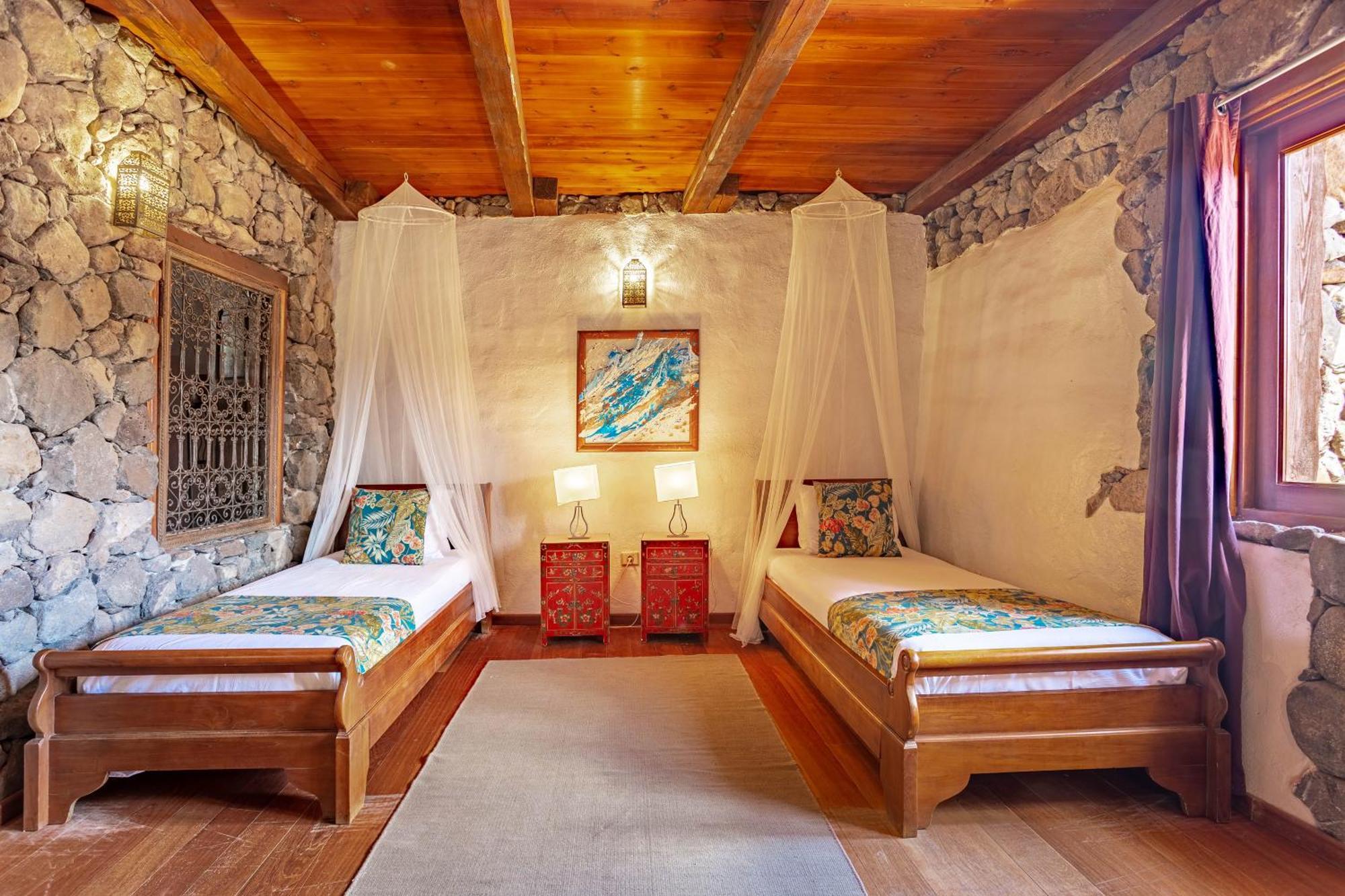 Finca De Arrieta Village - Yurts And Stone Cottages - Shared Pool - Walking Distance To Arrieta Beach - Eco Friendly Tabayesco エクステリア 写真